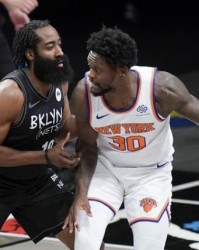 开云电子-登场4分钟再度伤退！哈登腿筋令人揪心 篮网埋隐患