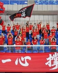 开云体育app-红旗招展锣鼓喧天···岳州军应援团强势亮相！