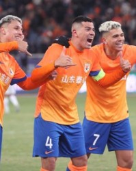 开云体育app-泰山4外援破门！克雷桑闪击卡扎处子球 亚冠靠他们