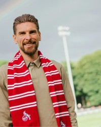 开云电子-官方：科隆从汉诺威96签下门将齐勒，签约至2027年