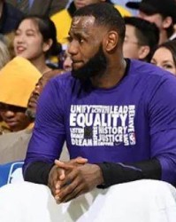 开云体育app-前队友：詹姆斯把装备全铺放在地板上 你得绕开走