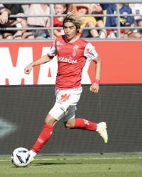 进球网：伊东纯也接近重返老东家亨克，转会费280万欧&amp;今日体检